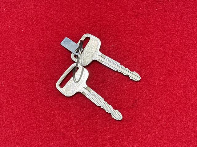 ハイゼットトラックスタンダード　２ＷＤ　ＣＶＴ車　ラジオチューナー付きハロゲンヘッドランプ　運転席ＳＲＳエアバック　電動式パワーステアリング　マニュアルエアコン　あゆみ板掛けテールゲート　スペアタイヤ　ガードフレーム（広島県）の中古車