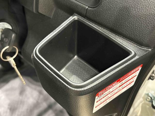 ハイゼットカーゴＤＸハロゲンヘッドランプ　トップシェイドガラス　荷室ランプ　コーナーセンサー　ＡＭ・ＦＭラジオ　テンパータイヤ（広島県）の中古車