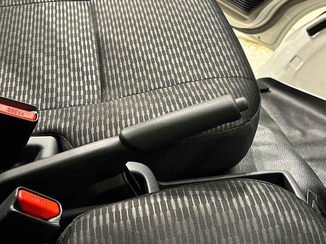 ハイゼットカーゴＤＸハロゲンヘッドランプ　トップシェイドガラス　荷室ランプ　コーナーセンサー　ＡＭ・ＦＭラジオ　テンパータイヤ（広島県）の中古車