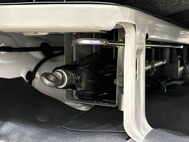 ハイゼットカーゴＤＸハロゲンヘッドランプ　トップシェイドガラス　荷室ランプ　コーナーセンサー　ＡＭ・ＦＭラジオ　テンパータイヤ（広島県）の中古車