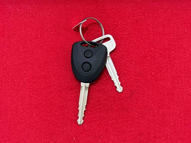 ハイゼットカーゴＤＸハロゲンヘッドランプ　トップシェイドガラス　荷室ランプ　コーナーセンサー　ＡＭ・ＦＭラジオ　テンパータイヤ（広島県）の中古車