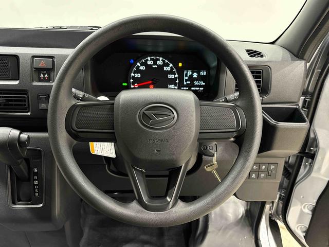 ハイゼットカーゴDX キーレスエントリーシステム リヤヒーターハロゲンヘッドランプ オーバーヘッドシェルフ 荷室ランプ AM・FMラジオ テンパータイヤ スチールホイール マニュアルエアコン マニュアルレベリング機能付きオートライト アイドリングストップ(広島県)の中古車