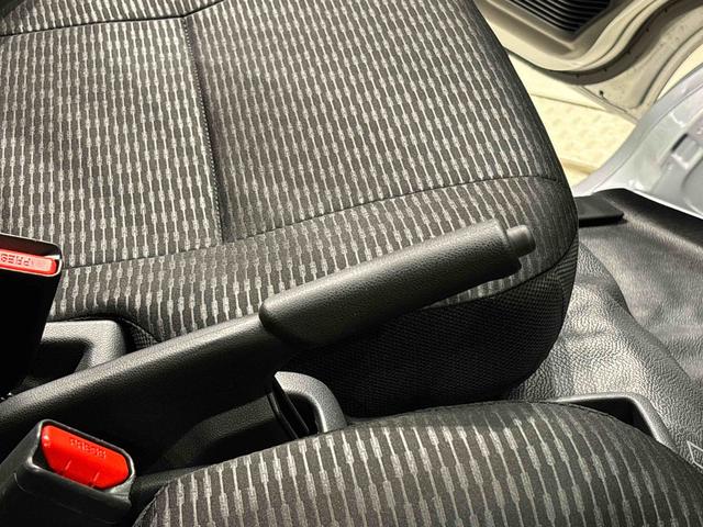 ハイゼットカーゴDX キーレスエントリーシステム リヤヒーターハロゲンヘッドランプ オーバーヘッドシェルフ 荷室ランプ AM・FMラジオ テンパータイヤ スチールホイール マニュアルエアコン マニュアルレベリング機能付きオートライト アイドリングストップ(広島県)の中古車