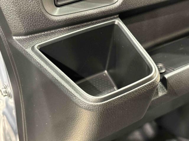 ハイゼットカーゴDX キーレスエントリーシステム リヤヒーターハロゲンヘッドランプ オーバーヘッドシェルフ 荷室ランプ AM・FMラジオ テンパータイヤ スチールホイール マニュアルエアコン マニュアルレベリング機能付きオートライト アイドリングストップ(広島県)の中古車