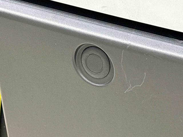 ハイゼットカーゴDX キーレスエントリーシステム リヤヒーターハロゲンヘッドランプ オーバーヘッドシェルフ 荷室ランプ AM・FMラジオ テンパータイヤ スチールホイール マニュアルエアコン マニュアルレベリング機能付きオートライト アイドリングストップ(広島県)の中古車