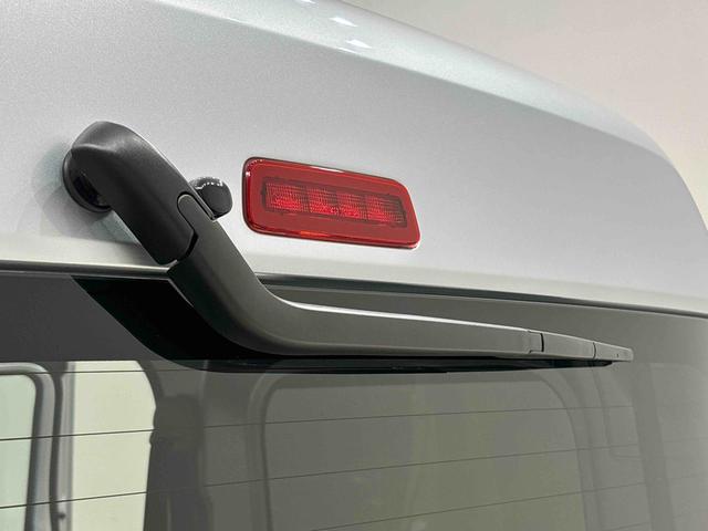 ハイゼットカーゴDX キーレスエントリーシステム リヤヒーターハロゲンヘッドランプ オーバーヘッドシェルフ 荷室ランプ AM・FMラジオ テンパータイヤ スチールホイール マニュアルエアコン マニュアルレベリング機能付きオートライト アイドリングストップ(広島県)の中古車