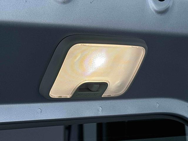 ハイゼットカーゴDX キーレスエントリーシステム リヤヒーターハロゲンヘッドランプ オーバーヘッドシェルフ 荷室ランプ AM・FMラジオ テンパータイヤ スチールホイール マニュアルエアコン マニュアルレベリング機能付きオートライト アイドリングストップ(広島県)の中古車