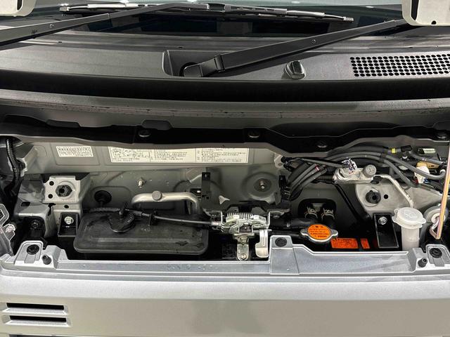 ハイゼットカーゴDX キーレスエントリーシステム リヤヒーターハロゲンヘッドランプ オーバーヘッドシェルフ 荷室ランプ AM・FMラジオ テンパータイヤ スチールホイール マニュアルエアコン マニュアルレベリング機能付きオートライト アイドリングストップ(広島県)の中古車