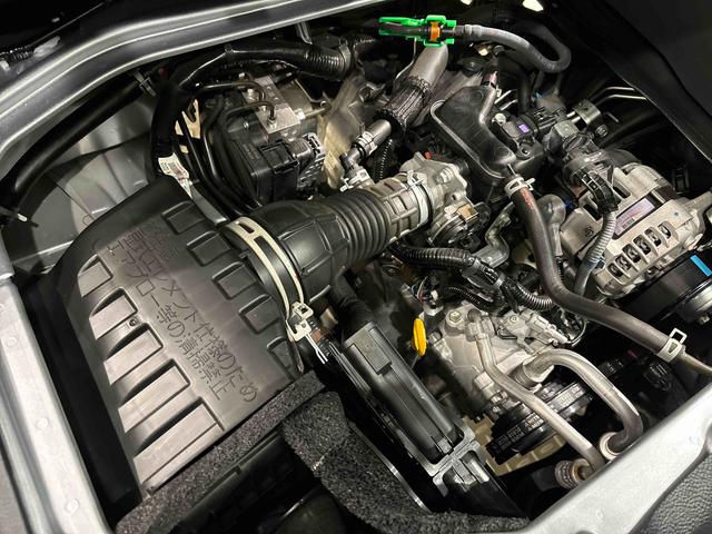 ハイゼットカーゴDX キーレスエントリーシステム リヤヒーターハロゲンヘッドランプ オーバーヘッドシェルフ 荷室ランプ AM・FMラジオ テンパータイヤ スチールホイール マニュアルエアコン マニュアルレベリング機能付きオートライト アイドリングストップ(広島県)の中古車