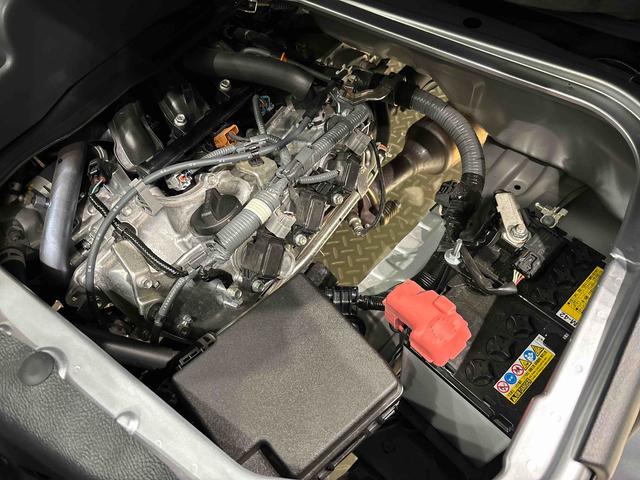 ハイゼットカーゴDX キーレスエントリーシステム リヤヒーターハロゲンヘッドランプ オーバーヘッドシェルフ 荷室ランプ AM・FMラジオ テンパータイヤ スチールホイール マニュアルエアコン マニュアルレベリング機能付きオートライト アイドリングストップ(広島県)の中古車