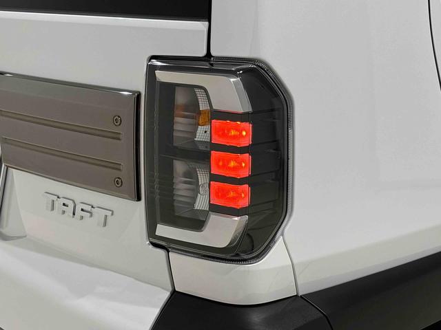 タフトG ダーククロムベンチャー 前席シートヒーター バックカメラアダプティブルクルーズコントロールLEDヘッドライト LEDフォグランプ オートライト オートハイビーム 15インチアルミホイール SRSサイドエアバッグ 純正カーペットマット 純正ロングバイザー(広島県)の中古車