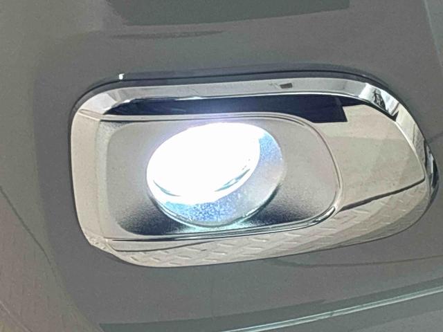 ムーヴキャンバスストライプスＧＬＥＤオートライト・フォグランプ　電動パーキングブレーキ　プッシュボタンスタート　セキュリティアラーム　バックカメラ　両側パワースライドドアウエルカムオープン機能　オート電動格納式ドアミラー（広島県）の中古車