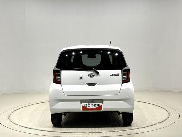 ミライースX SAIII バックモニタ−対応 マニュアルエアコンLEDヘッドランプ セキュリティアラーム コーナーセンサー 14インチフルホイールキャップ キーレスエントリー 電動格納式ドアミラー ショツピングフック マニュアルエアコン(広島県)の中古車