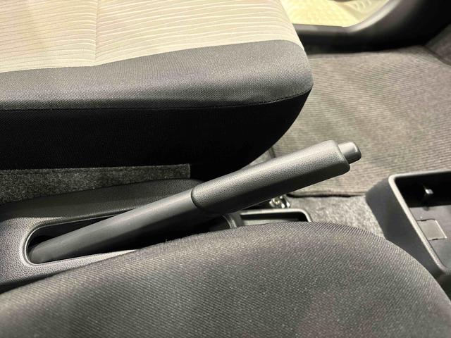 ミライースX SAIII バックモニタ−対応 マニュアルエアコンLEDヘッドランプ セキュリティアラーム コーナーセンサー 14インチフルホイールキャップ キーレスエントリー 電動格納式ドアミラー ショツピングフック マニュアルエアコン(広島県)の中古車