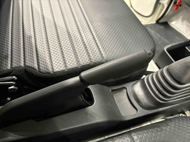 ハイゼットトラックスタンダード　４ＷＤ　５ＭＴ　ＡＭ／ＦＭラジオハロゲンヘッドランプ　運転席ＳＲＳエアバック　電動式パワーステアリング　マニュアルエアコン　あゆみ板掛けテールゲート　スペアタイヤ　ガードフレーム（広島県）の中古車