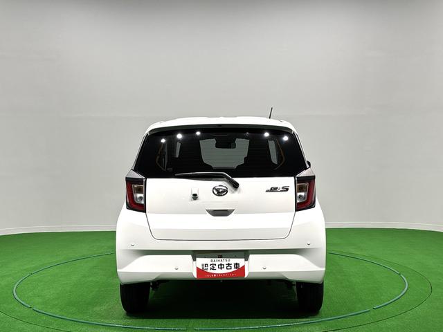 ミライースX SAIII LEDヘッドライト コーナーセンサー付LEDヘッドランプ セキュリティアラーム コーナーセンサー 14インチフルホイールキャップ キーレスエントリー 電動格納式ドアミラー ショツピングフック マニュアルエアコン(広島県)の中古車