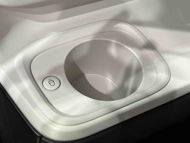 ムーヴキャンバスストライプスＧ　運転席・助手席シートヒーター　キーフリー純正ナビ装着用アップグレードパック　　両側電動スライドドア　運転席シートリフター　チルトステアリング　電動パーキングブレーキ　オートブレーキホールド機能　オートライト（広島県）の中古車