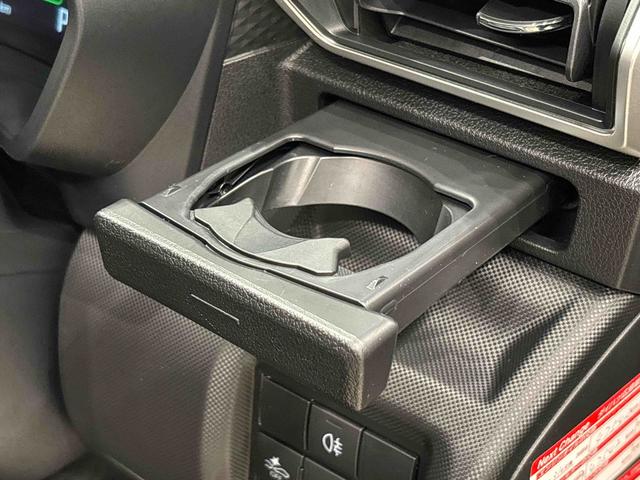 ロッキープレミアム　ナビゲーション　ドライブレコーダー　ＥＴＣＬＥＤヘッドランプ・フォグランプ　全車速追従機能付アダプティブクルーズコントロール　レーンキープコントロール　ブラインドスポットモニター　１７インチアルミホイール　シートヒーター　ナビゲーション（広島県）の中古車