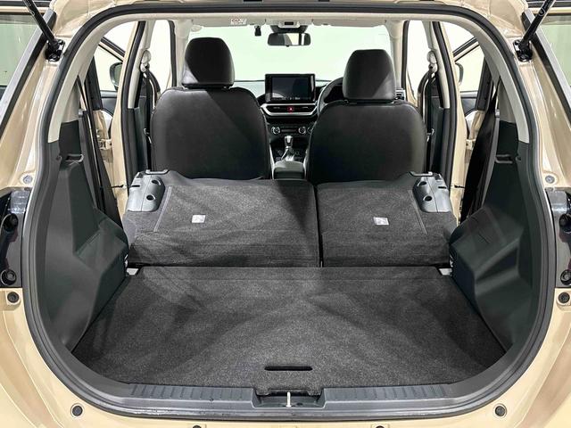 ロッキープレミアム　ナビゲーション　ドライブレコーダー　ＥＴＣＬＥＤヘッドランプ・フォグランプ　全車速追従機能付アダプティブクルーズコントロール　レーンキープコントロール　ブラインドスポットモニター　１７インチアルミホイール　シートヒーター　ナビゲーション（広島県）の中古車