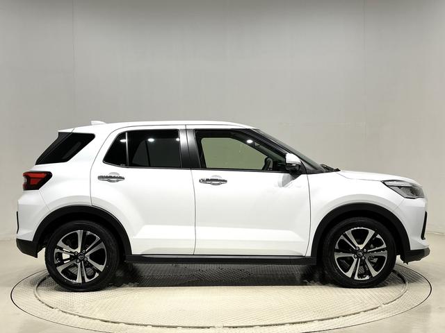 ロッキープレミアムＧＬＥＤヘッドランプ・フォグランプ　全車速追従機能付アダプティブクルーズコントロール　レーンキープコントロール　１７インチアルミホイール　シートヒーター（広島県）の中古車