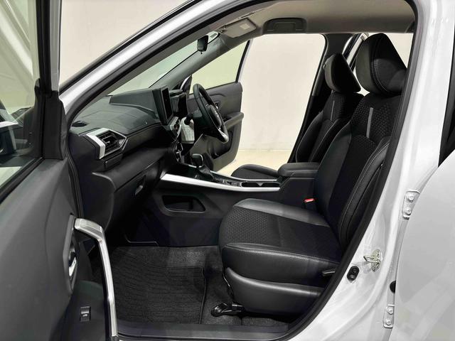 ロッキープレミアムＧＬＥＤヘッドランプ・フォグランプ　全車速追従機能付アダプティブクルーズコントロール　レーンキープコントロール　１７インチアルミホイール　シートヒーター（広島県）の中古車