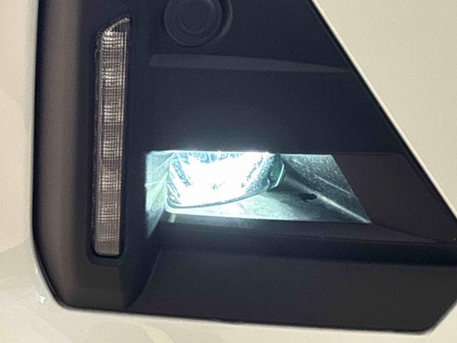 ロッキープレミアムＧＬＥＤヘッドランプ・フォグランプ　全車速追従機能付アダプティブクルーズコントロール　レーンキープコントロール　１７インチアルミホイール　シートヒーター（広島県）の中古車