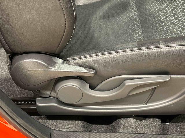 ロッキープレミアムG HEV バックカメラ 前席シートヒーターLEDヘッドランプ・フォグランプ 全車速追従機能付アダプティブクルーズコントロール レーンキープコントロール ブラインドスポットモニター 17インチアルミホイール シートヒーター(広島県)の中古車