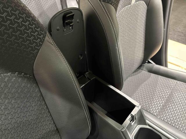 ロッキープレミアムG HEV バックカメラ 前席シートヒーターLEDヘッドランプ・フォグランプ 全車速追従機能付アダプティブクルーズコントロール レーンキープコントロール ブラインドスポットモニター 17インチアルミホイール シートヒーター(広島県)の中古車