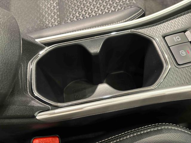 ロッキープレミアムG HEV バックカメラ 前席シートヒーターLEDヘッドランプ・フォグランプ 全車速追従機能付アダプティブクルーズコントロール レーンキープコントロール ブラインドスポットモニター 17インチアルミホイール シートヒーター(広島県)の中古車