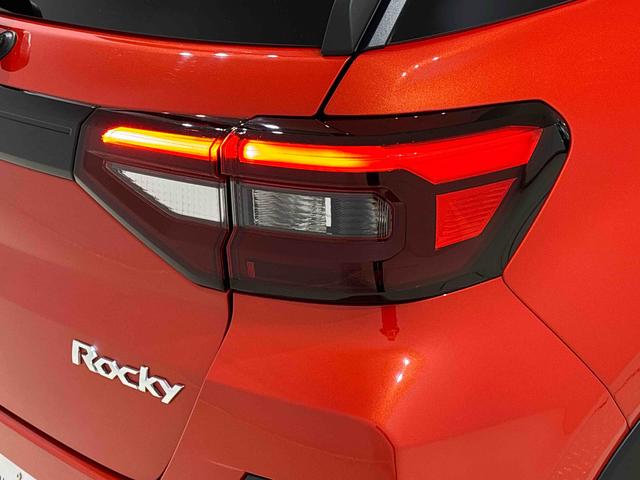 ロッキープレミアムG HEV バックカメラ 前席シートヒーターLEDヘッドランプ・フォグランプ 全車速追従機能付アダプティブクルーズコントロール レーンキープコントロール ブラインドスポットモニター 17インチアルミホイール シートヒーター(広島県)の中古車