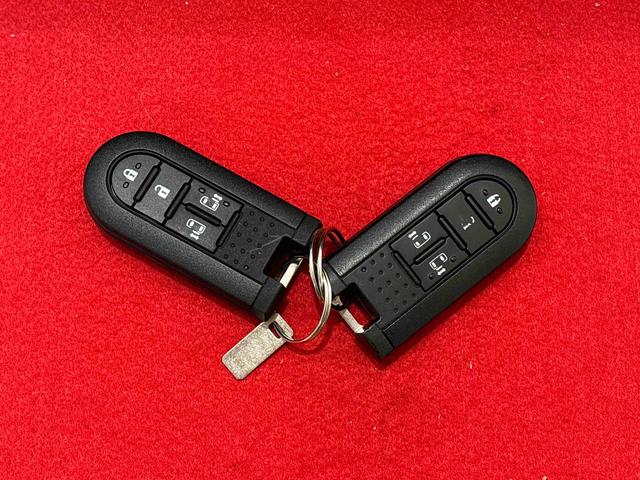 トールカスタムＧ　ＳＡII　ナビゲーション　ＥＴＣＬＥＤヘッドランプ・フォグランプ　　アルミホイール　オートライト　プッシュボタンスタート　コーナーセンサー　パワースライドドア　キーフリーシステム（広島県）の中古車