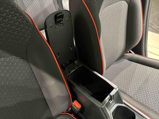 ロッキーＸ　ＨＥＶ９インチディスプレイオーディオ　バックカメラ　ＬＥＤヘッドランプ　全車速追従機能付アダプティブクルーズコントロール　レーンキープコントロール　アルミホイール　　プッシュボタンスタート（広島県）の中古車