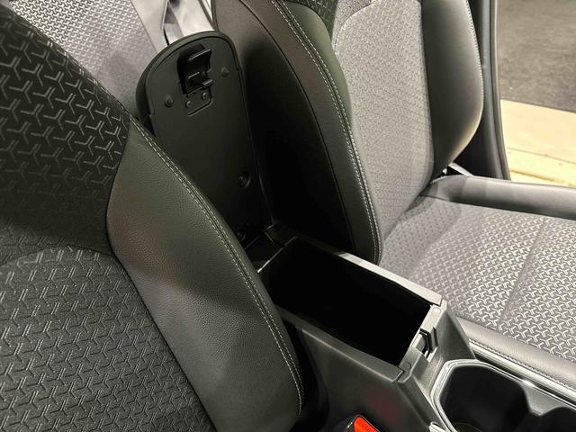 ロッキープレミアムGLEDヘッドランプ・フォグランプ 全車速追従機能付アダプティブクルーズコントロール レーンキープコントロール 17インチアルミホイール シートヒーター(広島県)の中古車