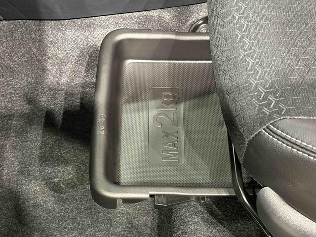 ロッキープレミアムGLEDヘッドランプ・フォグランプ 全車速追従機能付アダプティブクルーズコントロール レーンキープコントロール 17インチアルミホイール シートヒーター(広島県)の中古車