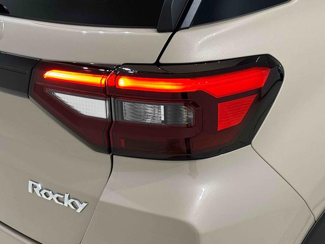 ロッキープレミアムGLEDヘッドランプ・フォグランプ 全車速追従機能付アダプティブクルーズコントロール レーンキープコントロール 17インチアルミホイール シートヒーター(広島県)の中古車