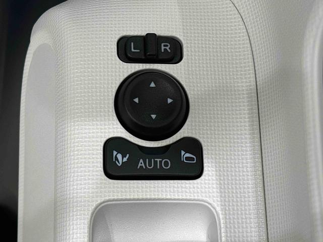 ムーヴキャンバスストライプスＧ　バックモニター対応　ホットカップホルダーＬＥＤオートライト・フォグランプ　電動パーキングブレーキ　プッシュボタンスタート　セキュリティアラーム　バックカメラ　両側パワースライドドアウエルカムオープン機能　オート電動格納式ドアミラー（広島県）の中古車