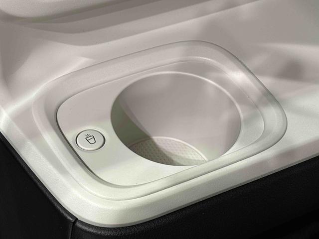 ムーヴキャンバスストライプスＧ　バックモニター対応　ホットカップホルダーＬＥＤオートライト・フォグランプ　電動パーキングブレーキ　プッシュボタンスタート　セキュリティアラーム　バックカメラ　両側パワースライドドアウエルカムオープン機能　オート電動格納式ドアミラー（広島県）の中古車