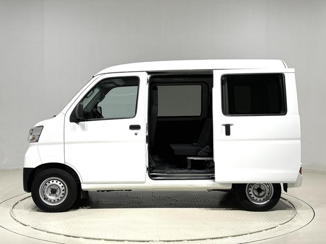 ハイゼットカーゴＤＸ　ＳＡIII　４ＷＤ　キーレスエントリー　パワーウインド手引き式サイドブレーキ　トップシェイドガラス　オーバーヘッドシェルフ　リヤワイパー　スペアタイヤ　ＡＭＦＭラジオ　オートライト　アイドリングストップ（広島県）の中古車