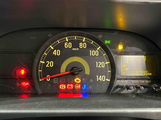 ハイゼットカーゴＤＸ　ＳＡIII　４ＷＤ　キーレスエントリー　パワーウインド手引き式サイドブレーキ　トップシェイドガラス　オーバーヘッドシェルフ　リヤワイパー　スペアタイヤ　ＡＭＦＭラジオ　オートライト　アイドリングストップ（広島県）の中古車