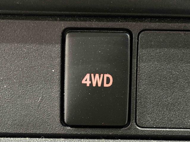 ハイゼットカーゴＤＸ　ＳＡIII　４ＷＤ　キーレスエントリー　パワーウインド手引き式サイドブレーキ　トップシェイドガラス　オーバーヘッドシェルフ　リヤワイパー　スペアタイヤ　ＡＭＦＭラジオ　オートライト　アイドリングストップ（広島県）の中古車