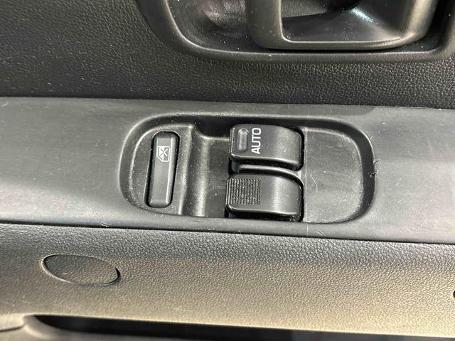 ハイゼットカーゴＤＸ　ＳＡIII　４ＷＤ　キーレスエントリー　パワーウインド手引き式サイドブレーキ　トップシェイドガラス　オーバーヘッドシェルフ　リヤワイパー　スペアタイヤ　ＡＭＦＭラジオ　オートライト　アイドリングストップ（広島県）の中古車