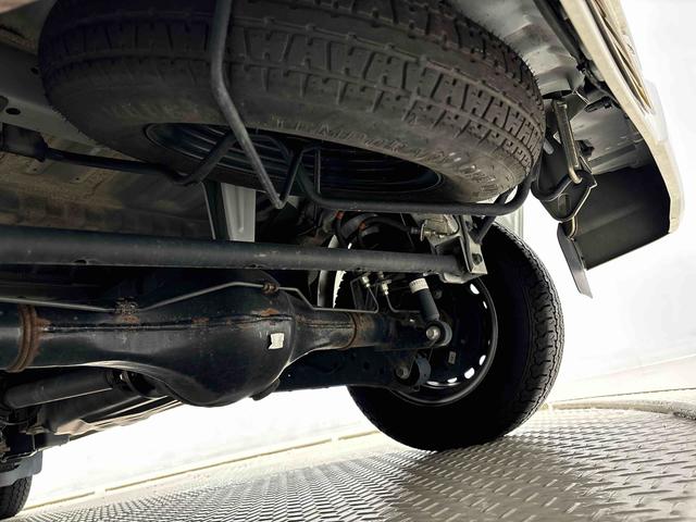 ハイゼットカーゴＤＸ　ＳＡIII　４ＷＤ　キーレスエントリー　パワーウインド手引き式サイドブレーキ　トップシェイドガラス　オーバーヘッドシェルフ　リヤワイパー　スペアタイヤ　ＡＭＦＭラジオ　オートライト　アイドリングストップ（広島県）の中古車