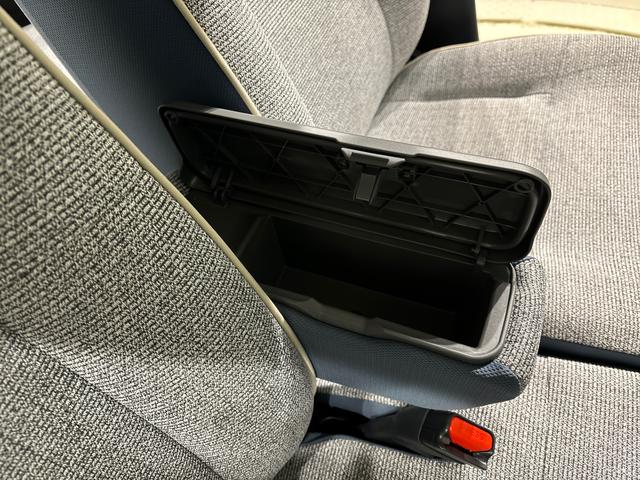 ムーヴキャンバスストライプスＧＬＥＤオートライト・フォグランプ　電動パーキングブレーキ　プッシュボタンスタート　セキュリティアラーム　バックカメラ　両側パワースライドドアウエルカムオープン機能　オート電動格納式ドアミラー（広島県）の中古車