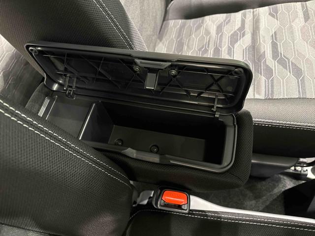 タフトG クロムベンチャー バックモニター対応カメラスカイフィールトップ クロムパック メッキパック シルバーアンダーガーニッシュ インテリアアクセント LEDオートライト&フォグランプ 電動パーキングブレーキ バックカメラ アルミホイール(広島県)の中古車