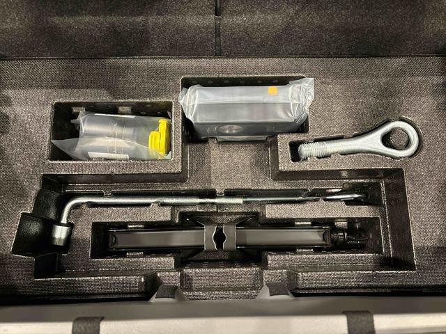 タフトG クロムベンチャー バックモニター対応カメラスカイフィールトップ クロムパック メッキパック シルバーアンダーガーニッシュ インテリアアクセント LEDオートライト&フォグランプ 電動パーキングブレーキ バックカメラ アルミホイール(広島県)の中古車