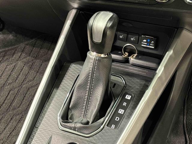 ロッキープレミアムG HEV 電動パーキング ETCバックカメラ純正ナビ装着用アップグレードパック ETC 運転席・助手席シートヒーター 本革巻ステアリングホイール 電動パーキングブレーキ オートブレーキホールド機能 17インチアルミホイール キーフリーシステム(広島県)の中古車