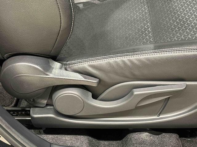 ロッキープレミアムG HEV 電動パーキング ETCバックカメラ純正ナビ装着用アップグレードパック ETC 運転席・助手席シートヒーター 本革巻ステアリングホイール 電動パーキングブレーキ オートブレーキホールド機能 17インチアルミホイール キーフリーシステム(広島県)の中古車