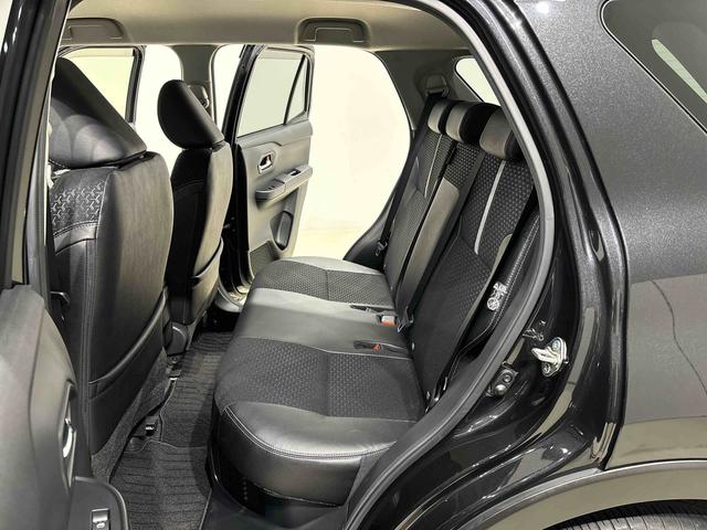 ロッキープレミアムG HEV 電動パーキング ETCバックカメラ純正ナビ装着用アップグレードパック ETC 運転席・助手席シートヒーター 本革巻ステアリングホイール 電動パーキングブレーキ オートブレーキホールド機能 17インチアルミホイール キーフリーシステム(広島県)の中古車