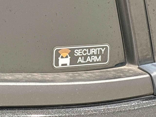 ロッキープレミアムG HEV 電動パーキング ETCバックカメラ純正ナビ装着用アップグレードパック ETC 運転席・助手席シートヒーター 本革巻ステアリングホイール 電動パーキングブレーキ オートブレーキホールド機能 17インチアルミホイール キーフリーシステム(広島県)の中古車