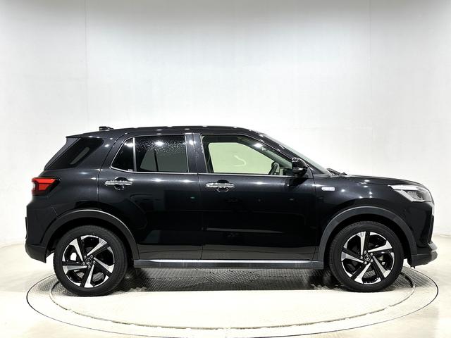 ロッキープレミアムＧ　ＨＥＶ　ナビ・パノラマカメラ・ＥＴＣＬＥＤヘッドランプ・フォグランプ　全車速追従機能付アダプティブクルーズコントロール　レーンキープコントロール　ブラインドスポットモニター　１７インチアルミホイール　シートヒーター（広島県）の中古車